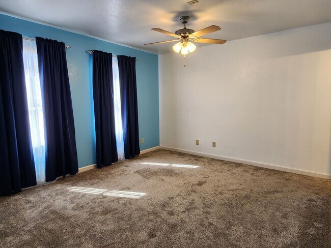 Foto del edificio - 2060 Mesquite Ln