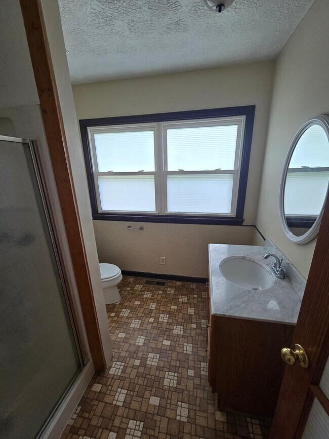 Foto del edificio - 1335 Highland Ct