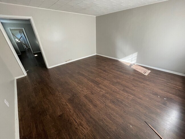 Building Photo - 1BD/1BA Shotgun Single Family Home