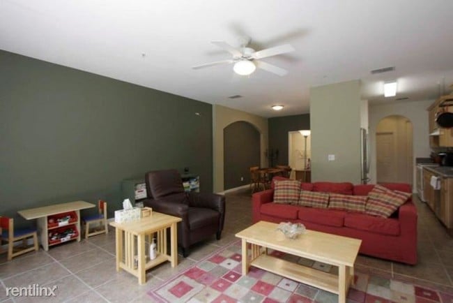 Building Photo - 3 br, 2.5 bath  - 825 Pipers Cay Dr