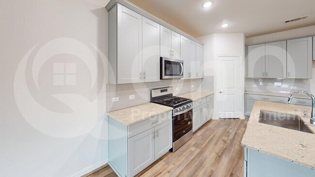 Building Photo - 558 Janette Ct