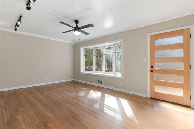 Building Photo - 2958 Harcourt Dr