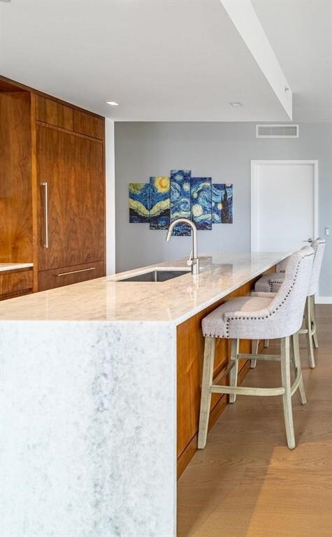 Foto del edificio - 75 Park Ln S