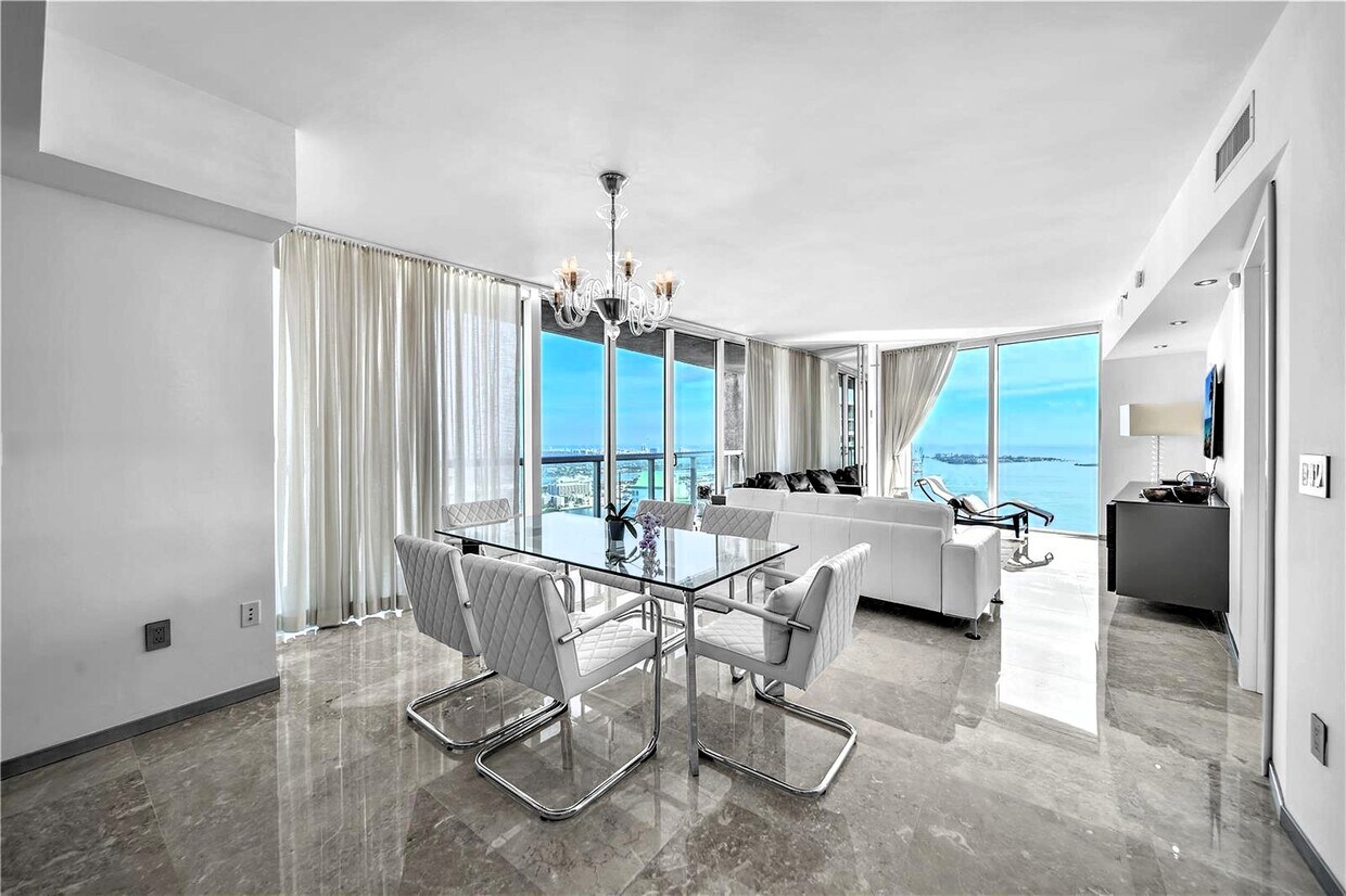 Foto principal - 495 Brickell Ave