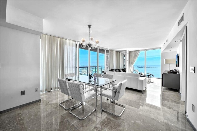 Building Photo - 495 Brickell Ave