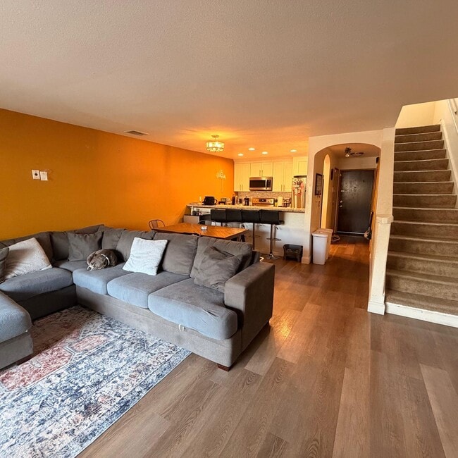 Building Photo - 3092 Peppermill Cir