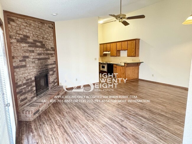 Foto del edificio - *COMING SOON for May-June 2026 Move in! West Norman 2 Bed/2 Bath Duplex with Two-Car Garage