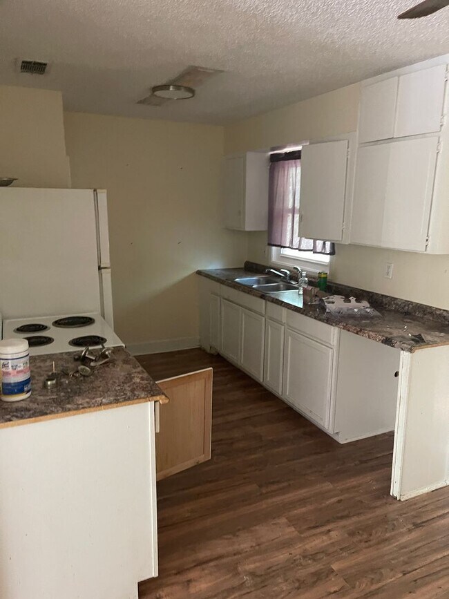 Foto del edificio - 3612 Shoreline Dr