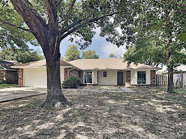 Building Photo - 2510 Valley View Dr