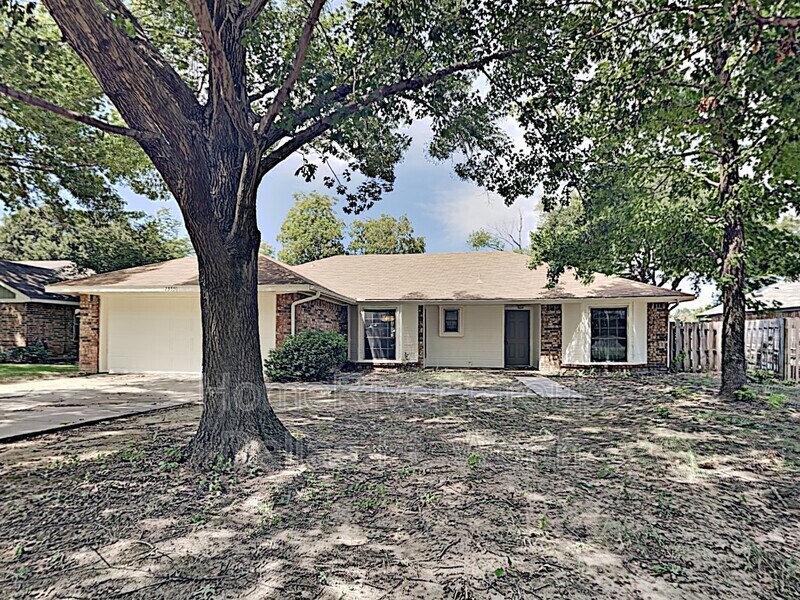 Primary Photo - 2510 Valley View Dr