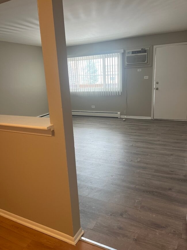 Foto del edificio - 8817 S Roberts Rd