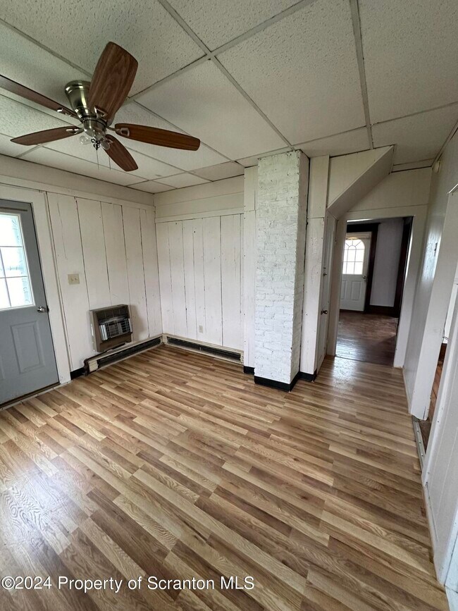 Building Photo - 330 Hickory St