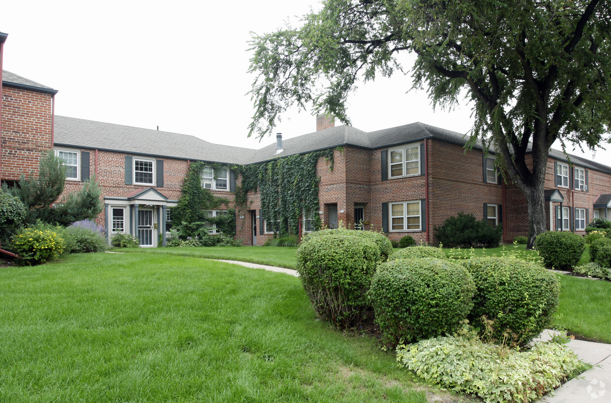 Foto principal - Jasmine Courtyard Townhomes