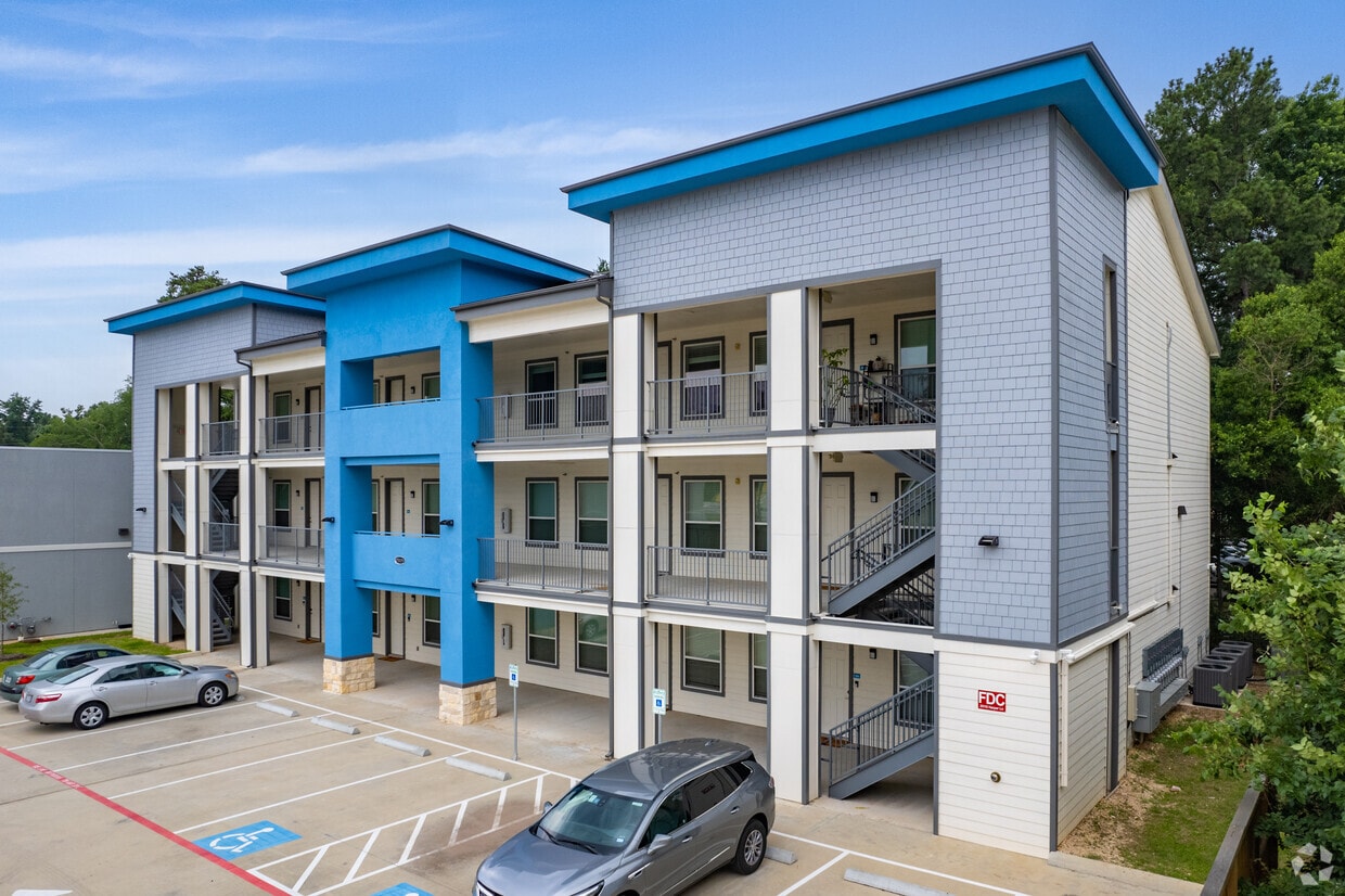 Building Photo - Azul Apartments