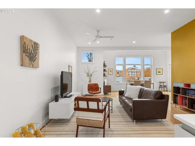 Foto del edificio - 618 NW 12th Ave