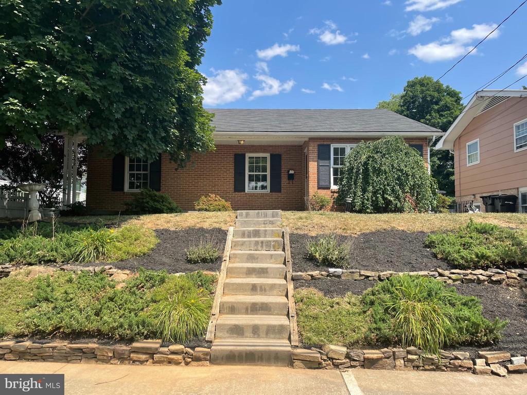 Foto principal - 332 Parkway St