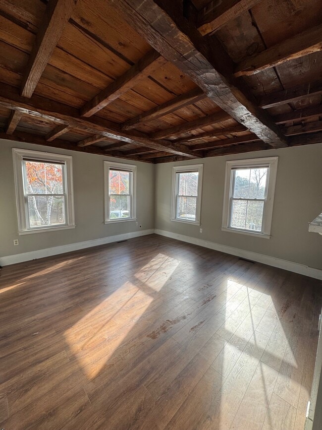 Foto del edificio - 35 N Main St