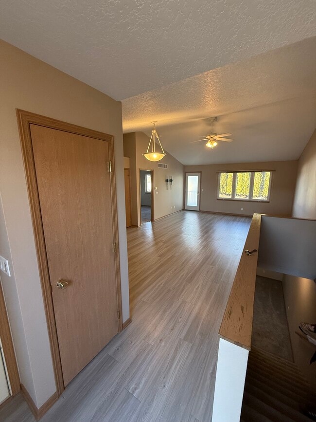 Foto del edificio - 4637 Twain St