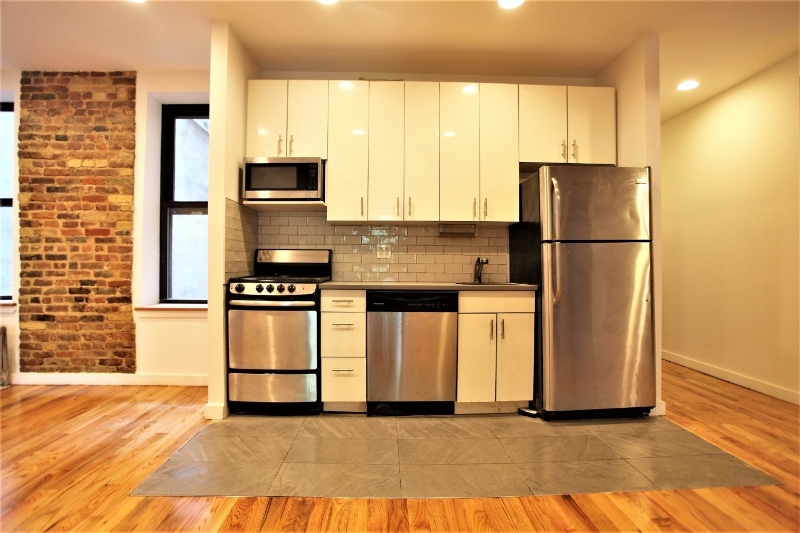 Foto principal - 275 Wayland Ave