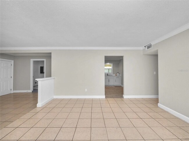Building Photo - 3440 Milner Dr S