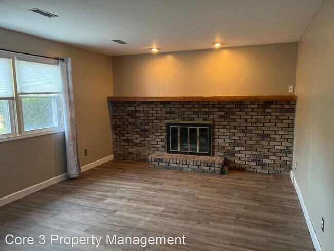 Building Photo - 4 br, 2.5 bath House - 2908 E Griffiths