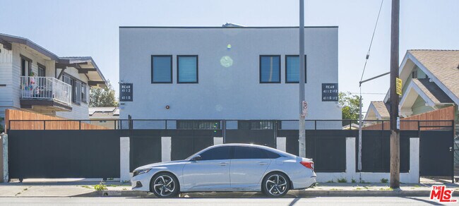 Building Photo - 4112 1/2 Normandie Ave