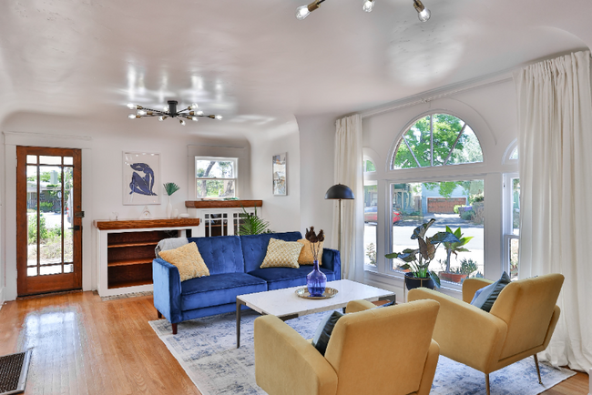 Foto del edificio - 3407 N Mountain View Dr