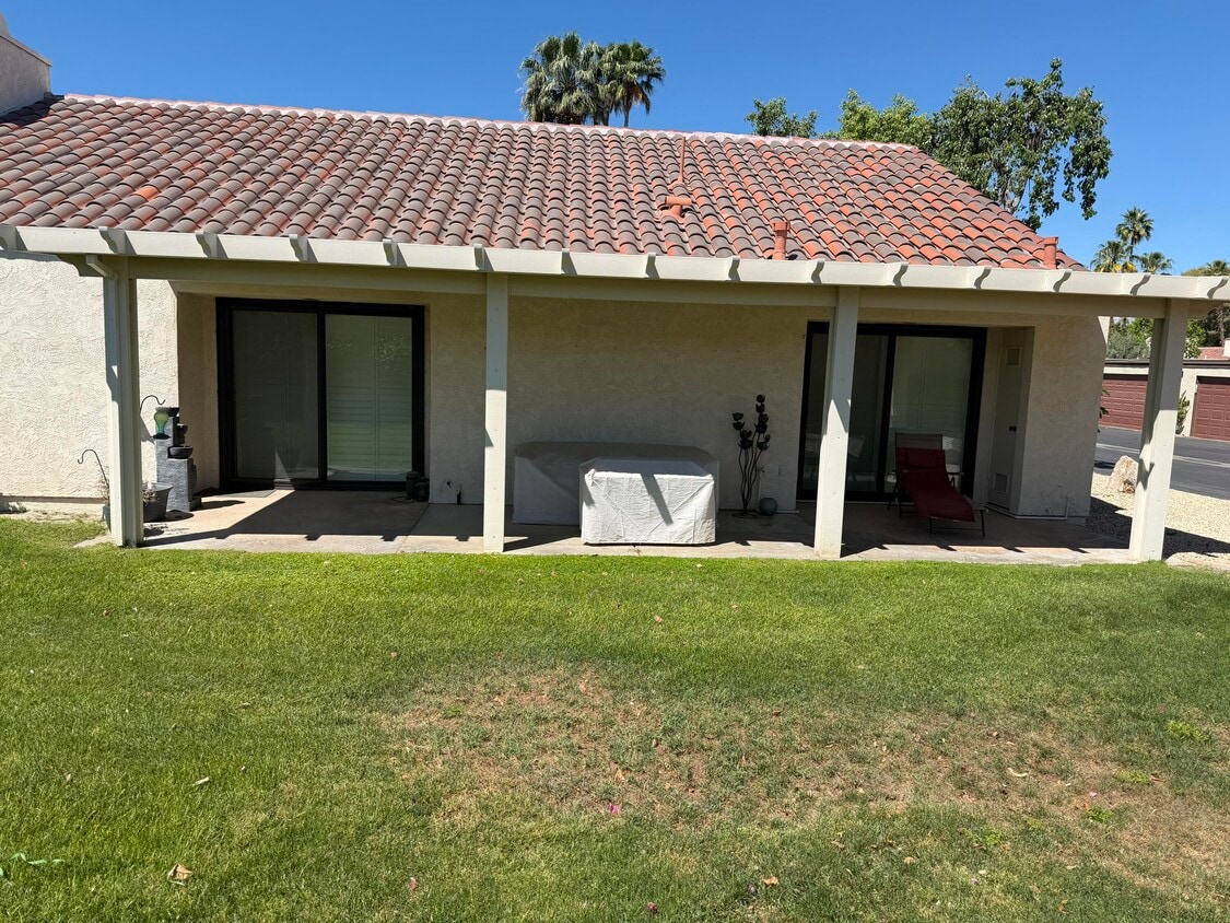 Building Photo - 422 Forest Hills Dr