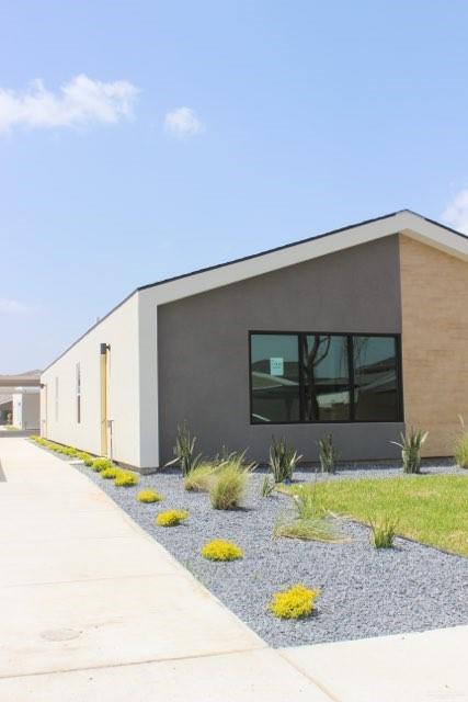 Building Photo - 1400 E Hibiscus Ave