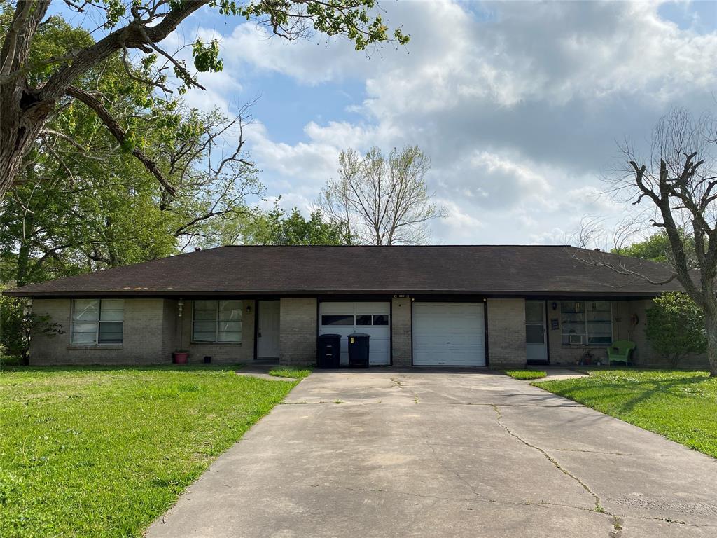 2389 W Dumble St Unit A, Alvin, TX 77511 Room for Rent in Alvin, TX