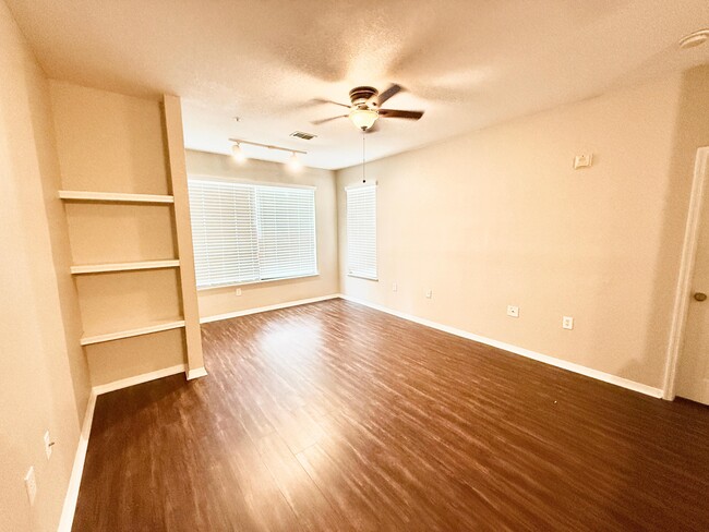 Foto del edificio - 6137 Metrowest Blvd