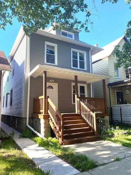 Building Photo - 4838 W Belden Ave