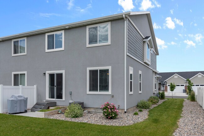 Building Photo - 222 N 1750 W