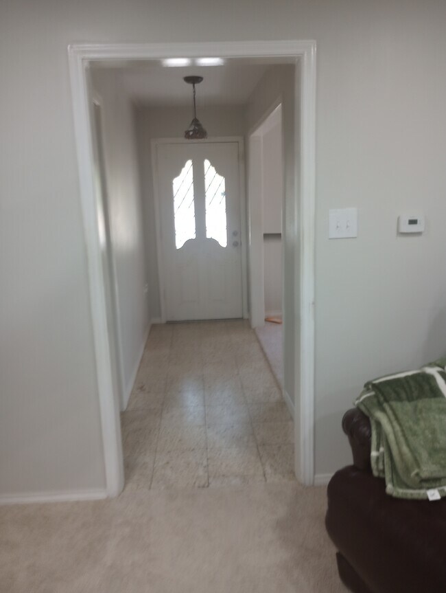 Building Photo - 1416 Hillside Dr