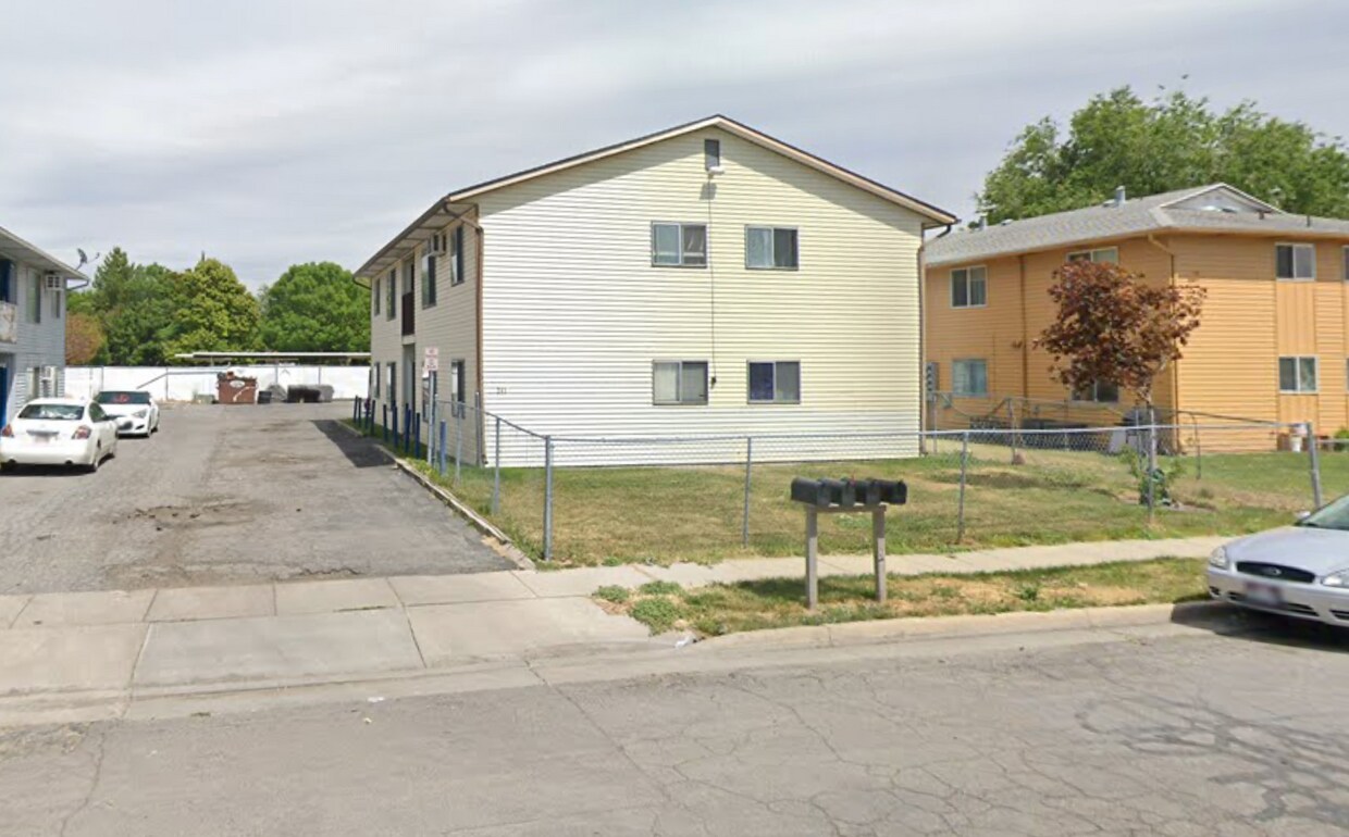 Primary Photo - 231 S Montgomery St