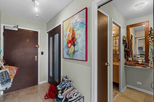 Foto del edificio - 3550 N Lake Shore Dr