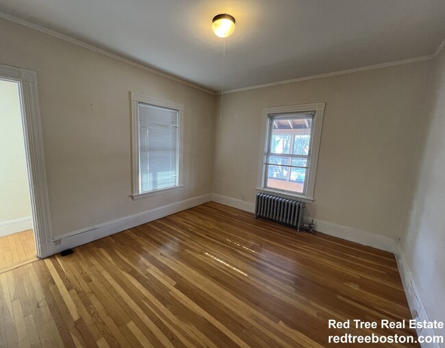 Building Photo - 51 Falkland St