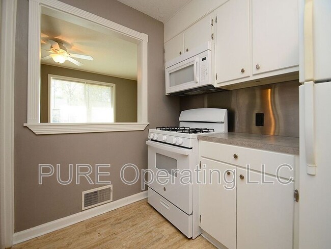 Building Photo - 6170 Hickory St