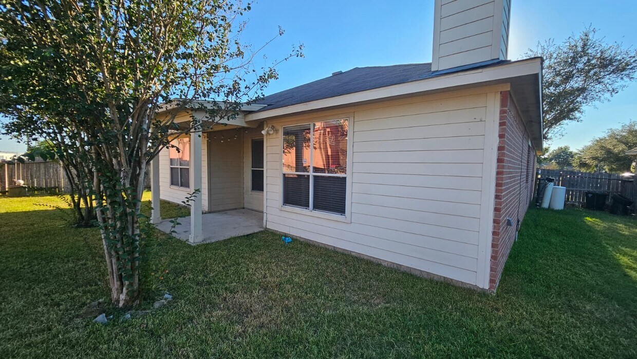 Foto del edificio - 5750 Ranch Prairie Tr