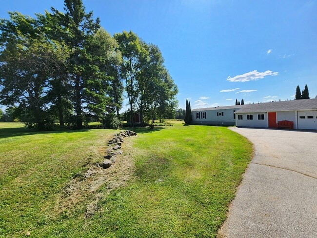 Building Photo - 3 Stemar Dr