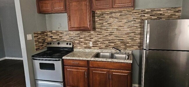 Foto del edificio - 7529 Bauman Rd