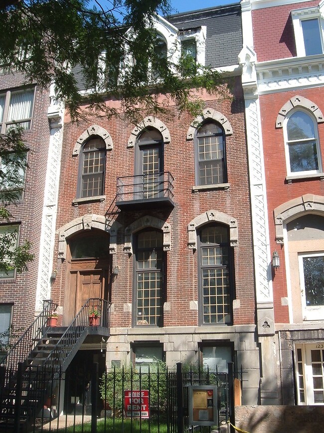 Foto del edificio - 1239 N Dearborn St