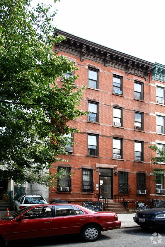 Building Photo - 373 13th St