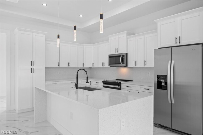 Foto del edificio - 719 Fullerton Ave S