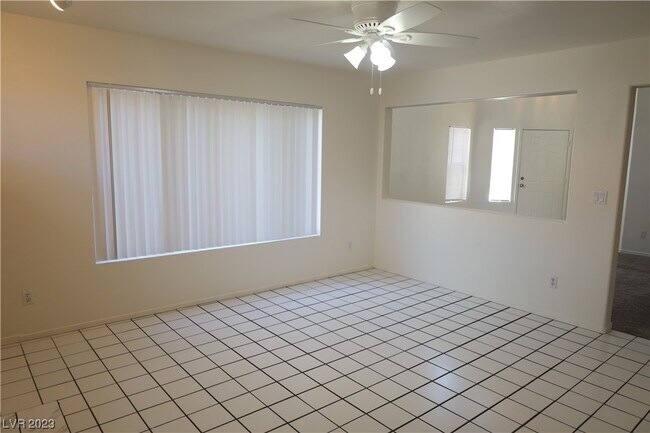 Foto del edificio - 8940 Libertyvale Dr