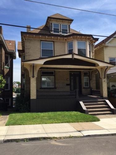 Primary Photo - 1527 Fallowfield Avenue