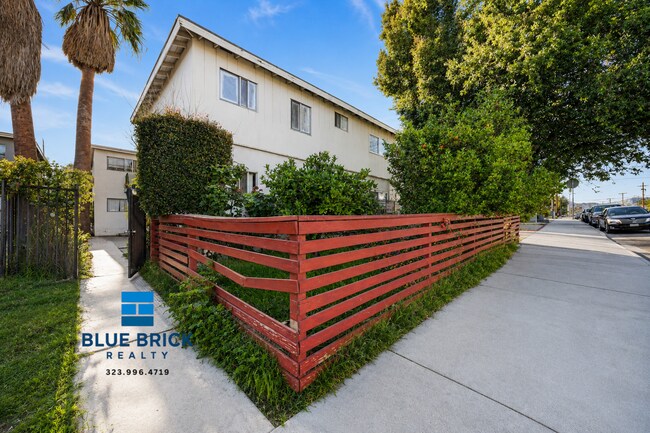 Foto del edificio - 6929 Whitsett Ave