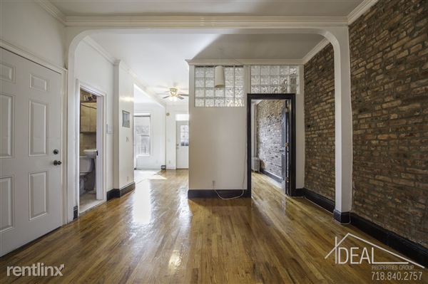 Building Photo - 620 Bergen St
