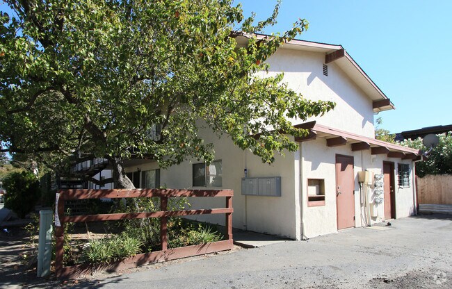 Building Photo - 1969 Grande Cir
