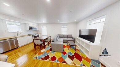 Building Photo - 36 Shepard St